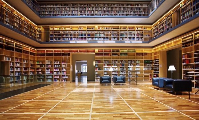 Bir akademik yayın, genellikle özgün araştırma bulguları ya da bir konuyu derinlemesine inceleyen çalışmaları içerir. Bu yayınlar genellikle hakemli dergilerde, kitaplarda veya konferans bildirilerinde yer alır.