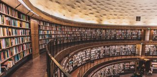 Araştırma sorusu, bir araştırma veya inceleme sürecinin odak noktasıdır ve araştırmacının belirli bir konuda derinlemesine bilgi edinmesini sağlar. Bu soru, araştırmacının hangi konu üzerinde çalışacağına karar vermesine yardımcı olur.