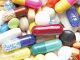 Antibiyotik direnci, bakterilerin, antibiyotiklere karşı direnç geliştirdiği bir durumdur. Bu, antibiyotiklerin etkisiz hale gelmesine ve tedavi edilemeyen enfeksiyonlara yol açmasına neden olabilir. Aşırı antibiyotik kullanımı, bakterilerin antibiyotiklere karşı direnç kazanma olasılığını artıran en önemli faktördür.