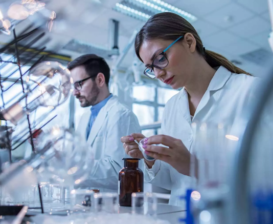 Bilimsel varsayım, sistemli gözlem ve mantıksal çıkarımlarla ortaya atılan, test edilebilir bir önermedir.