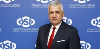 Otomotiv Sanayii Derneği, “Türkiye-Birleşik Krallık Serbest Ticaret Anlaşması Ortak Komitesi’nin, Elektrikli Araçların Menşe Kurallarına İlişkin Geçiş Süreci Uzatma Kararı”nı değerlendirdi. Kararın Türk Otomotiv Sanayisi için son derece önemli bir gelişme olduğunu söyleyen Otomotiv Sanayii Derneği Yönetim Kurulu Başkanı Cengiz Eroldu, “Belirlenen ilk takvime göre 2024 yılı başından itibaren daha sıkı menşe kurallarının uygulamaya alınması söz konusu idi. Covid-19 ve küresel, bölgesel gelişmeler elektrikli araçlara yönelik tedarik sanayinin bu hedeflere ulaşmasını geciktirici etki yarattı. Konulu bir haber görseli