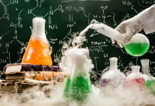 Deney grubu, bir araştırmada bağımsız değişkenin uygulandığı gruptur. Örneğin bir ilacın etkisi araştırılıyorsa, bu ilacı alan katılımcılar deney grubunu oluşturur. Bu grupta yer alan bireyler, araştırmacının müdahalesine doğrudan maruz kalır ve sonuçlar bu müdahalenin etkisini ölçmeye yönelik analiz edilir.