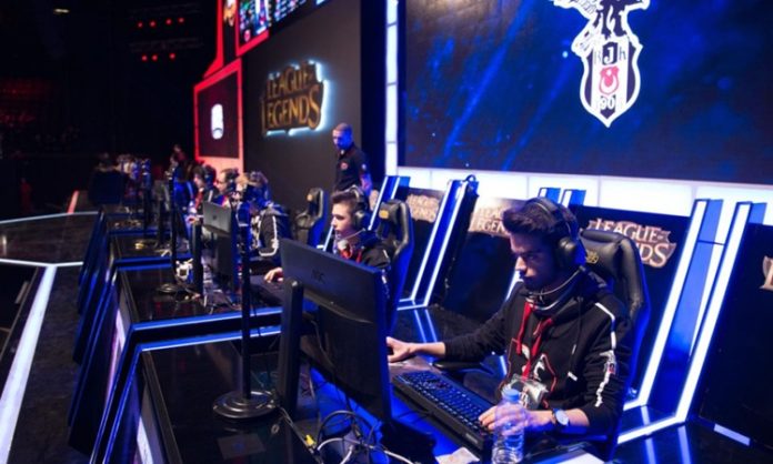 E-spor nedir günümüzün dijital arenasındaki yükselişi. Konulu bir haber görseli.