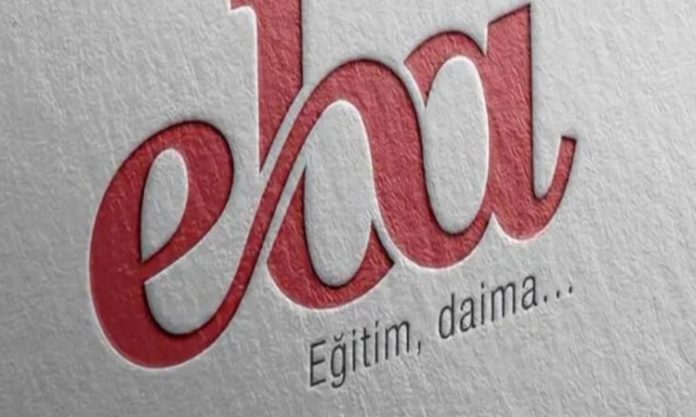 Dijital eğitim, özellikle pandemi sürecinde dünyada olduğu gibi Türkiye’de de hızla yaygınlaşan bir öğrenme biçimi haline geldi. Eğitim Bilişim Ağı (EBA), bu dijital dönüşümün Türkiye'deki en önemli araçlarından biri olarak öne çıkmaktadır. EBA Sistemi, öğrencilere ve öğretmenlere dijital ortamda eğitim materyalleri sunarken, aynı zamanda eğitim süreçlerini daha verimli hale getirmeyi hedefler. Ancak, EBA'nın ne kadar işlevsel olduğu, çeşitli açılardan değerlendirilmesi gereken önemli bir konudur. Peki, EBA Sistemi gerçekten dijital eğitimde ne kadar etkili? EBA, eğitimde öğrencilerin ve öğretmenlerin ihtiyaçlarını karşılayabiliyor mu? Konulu bir haber görseli