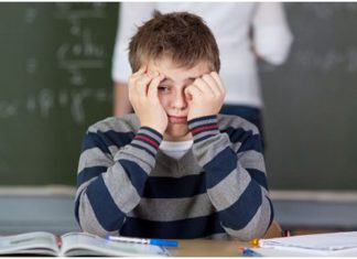 Eleştirel Düşünme Eğitim Sisteminde Neden Hâlâ Geri Planda? Eleştirel düşünme, yalnızca bir akademik beceri değil; aynı zamanda toplumsal bir ihtiyaçtır.