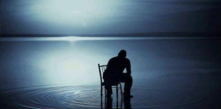 Aristoteles ise erdemi, dengeyi ve ölçüyü gözetmek olarak tanımlamıştır. Ona göre erdemli insan, aşırılıklardan kaçınarak orta yolu takip eder. Bu, onun altın orta kavramıyla açıklanır: aşırıya kaçmayan, her şeyi uygun ölçülerle yapan bir insan modeli.