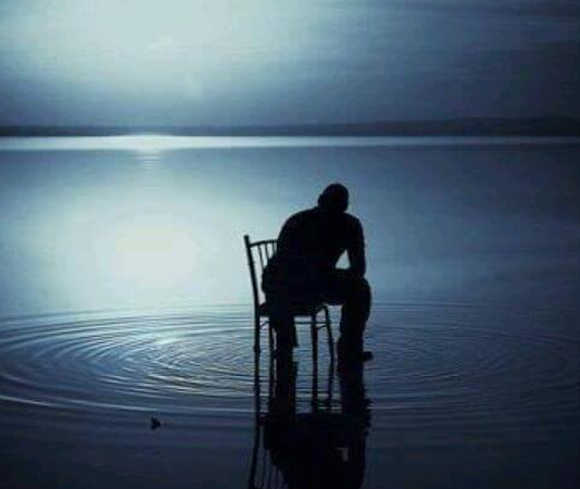 Aristoteles ise erdemi, dengeyi ve ölçüyü gözetmek olarak tanımlamıştır. Ona göre erdemli insan, aşırılıklardan kaçınarak orta yolu takip eder. Bu, onun altın orta kavramıyla açıklanır: aşırıya kaçmayan, her şeyi uygun ölçülerle yapan bir insan modeli.