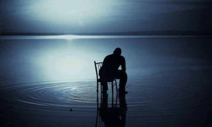 Aristoteles ise erdemi, dengeyi ve ölçüyü gözetmek olarak tanımlamıştır. Ona göre erdemli insan, aşırılıklardan kaçınarak orta yolu takip eder. Bu, onun altın orta kavramıyla açıklanır: aşırıya kaçmayan, her şeyi uygun ölçülerle yapan bir insan modeli.