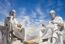 Felsefe, yüzyıllardır bu soruyu tartışmakta ve farklı düşünürler, yaşamın anlamına dair birbirinden çeşitli yanıtlar önermektedir.