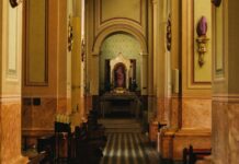 Hegemonya, tarih boyunca siyasal, kültürel ve ekonomik anlamda bir gücün diğerleri üzerinde kurduğu baskınlık ve yönlendirme etkisini tanımlamak için kullanılan çok katmanlı bir kavramdır. İlk kez antik Yunan'da askeri ve siyasi üstünlük bağlamında kullanılan bu terim, özellikle modern çağda sosyal bilimlerde ve uluslararası ilişkiler alanında çok daha derin bir içerikle ele alınmıştır. Hegemonya, yalnızca kaba kuvvetle değil, aynı zamanda rıza, kültürel nüfuz ve ekonomik bağımlılık gibi araçlarla da oluşturulan bir etki alanını ifade eder. Bu yönüyle hegemonya, salt zorla dayatılan bir tahakküm değil, aynı zamanda gönüllü bir kabulle oluşan bir üstünlüktür. Konulu bir haber görseli.