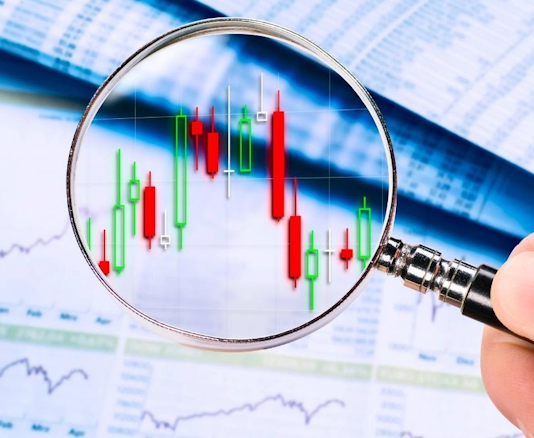 İnceleme, bir olguya veya duruma dair derinlemesine bir anlayış elde etmeyi amaçlayan entelektüel bir süreçtir. Bu süreçte araştırmacı; ele aldığı konunun arka planını, nedenlerini, etkilerini ve ilişkili diğer unsurları analiz eder. İncelemenin temel amacı, karmaşık bir yapıyı anlamak ve mümkünse açıklamaktır. Bu sayede hem teorik hem de pratik düzeyde bilgi üretilir.