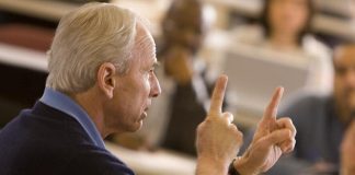 ntihalin, akademik dünyada ciddi sonuçları vardır. Akademik dürüstlük, araştırmaların ve yazılı eserlerin güvenilirliğini sağlamak için temel bir ilkedir. İntihal, akademik çalışmalarda güveni zedeler ve özgün araştırma yapmayı teşvik eden ortamı yok eder.