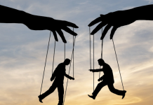 İrade ve sorumluluk arasındaki ilişki, çoğunlukla özgür irade anlayışıyla şekillenir. Özgür irade, bireyin kendi eylemleri üzerinde tam bir kontrol gücüne sahip olduğunu kabul eder.