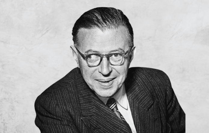 Varoluşçuluk felsefesine göre insan önce dünyaya gelir; ardından kim olduğunu belirler. Bu görüş, özellikle Jean-Paul Sartre ile birlikte büyük yankı uyandırmıştır. Sartre’ın ünlü “varoluş özden önce gelir” sözü, bu anlayışın temelini oluşturur. Bu cümleyle kast edilen, insanın herhangi bir öz, karakter ya da kaderle doğmadığıdır. İnsan, yaşadıkça kendi anlamını yaratır.