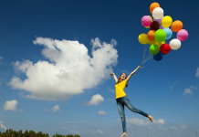 Aydınlanma ile birlikte akıl ön plana çıkar. Kant, bireyin ahlaki özerkliğini ve görev bilincini iyi yaşamın temeline koyar. Ona göre insan, ahlak yasasını kendi içinde taşımalı ve buna uygun hareket etmelidir. İ