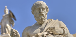 Rasyonalizm, akıl yürütmenin bilgi edinmede temel araç olduğunu savunur. Matematik, mantık ve etik gibi alanlarda kesin ve evrensel doğruların yalnızca düşünmeyle elde edilebileceği rasyonalistlerin temel iddiasıdır. Özellikle Descartes’in “Düşünüyorum, öyleyse varım” önermesi, bu düşünce sisteminin sembolüdür.