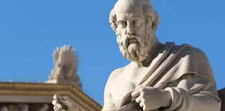 Platon, devletin üç ana sınıf tarafından yönetilmesi gerektiğini savunur: filozof krallar, askerler ve halk. Filozof krallar, en yüksek bilgiye sahip olanlar olarak devleti yönetmeli ve adaleti sağlamalıdır. Askerler, devletin savunmasını sağlarken, halk ise ekonomik üretim ve günlük yaşamın işleyişini üstlenecektir.