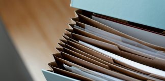 Portfolyo değerlendirme, öğrencilerin öğrenme sürecinde elde ettikleri çalışmalarını, projelerini ve başarılarını bir arada sundukları bir belge veya dijital dosya sistemidir. Öğrenciler, belirli bir dönemde ya da proje süresince yaptığı tüm çalışmaları, yazılı metinlerini, grafiklerini veya fotoğraflarını bu portfolyo içinde toplar.