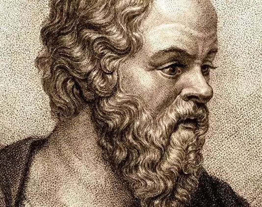 Sokrates, hakikate ulaşmak için soru-cevap yöntemiyle çelişkileri ortaya koyar. Bu yöntem, bireyin kendi düşüncesini sorgulaması ve içsel tutarsızlıkları fark etmesi için kullanılır. Platon ise “diyaloglar” aracılığıyla bu yöntemi derinleştirir. Ancak diyalektiği sistematik hale getiren kişi, hiç kuşkusuz Hegel’dir.