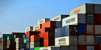 Ticarette başarıyı belirleyen en kritik faktörlerden biri “güven”dir. Ürün kaliteniz, fiyat politikanız ya da reklam gücünüz ne kadar iyi olursa olsun, müşteriniz size güvenmiyorsa sürdürülebilir bir ticaret yapmanız mümkün değildir. Konulu bir görsel.