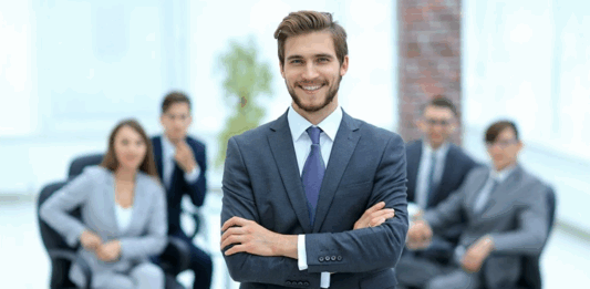 Küresel Ekonomide Dönüm Noktası: Ticaret Kuralları Yeniden Şekilleniyor Ticaret kuralları, küresel ekonomide yaşanan gelişmelerle birlikte yeniden gözden geçiriliyor. Özellikle pandemi sonrası dönemde artan dijitalleşme, e-ticaretin yükselişi ve korumacı politikalar, ülkeleri uluslararası ticaret düzenlemeleri konusunda yeni kararlar almaya yöneltiyor. konulu bir görsel