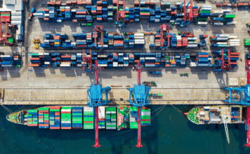 Ticaret, uzun vadeli bir başarı için strateji, sabır ve doğru kararlar gerektiren bir süreçtir. Hem büyük işletmelerin hem de küçük girişimcilerin başarıya ulaşabilmesi için belirli kuralların özenle takip edilmesi gerekir. Peki, ticarette başarılı olmanın anahtar noktaları nelerdir? İşte bu yazıda, iş dünyasında kalıcı başarıya ulaşmanızı sağlayacak 5 temel kuralı sizlerle paylaşıyoruz. konulu bir görsel