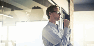 Ticarette başarılı olmanın yolu yalnızca iyi bir ürün veya hizmet sunmaktan geçmez. Gerçek başarı, sürdürülebilir büyümeyle gelir. Ancak bu büyüme, tesadüflerle değil; planlı, analizli ve stratejik hamlelerle sağlanır. Piyasada kalıcı olmak isteyen işletmelerin mutlaka bilmesi ve uygulaması gereken belirli kurallar ve yöntemler vardır. konulu bir görsel