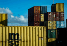 Ticarette Etkili Olmanın Yolları ve Stratejik Yaklaşımlar Günümüz iş dünyasında ticarette etkili olmak, yalnızca ürün veya hizmet satmakla sınırlı bir başarı tanımı değildir. Etkin ticaret; müşteri ilişkilerinden pazarlama stratejilerine, tedarik zinciri yönetiminden dijitalleşmeye kadar birçok faktörün bir araya gelmesiyle mümkün hale gelir. Bu yazıda, ticarette başarıyı artırmak isteyen işletmeler için hem pratik hem de stratejik yolları detaylı biçimde ele alacağız. konulu bir görsel.