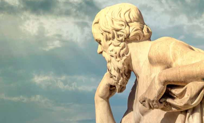 Töz kavramı, günümüzde yeniden gündeme geliyor. “Her şey değişiyorsa, değişmeyen şey nedir?”