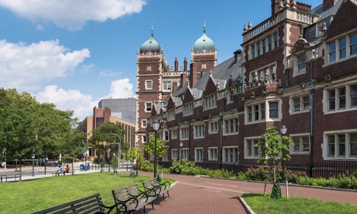 Yandal-Nedir-ve-Egitimdeki-Yeri Yandal programı, bir öğrencinin ana dalı dışında, başka bir alanda eğitim almasına ve bu alanda bilgi sahibi olmasına olanak tanır. Öğrenciler, kendi alanlarının dışında bir veya birkaç farklı alanda dersler alarak, kendilerini geliştirebilir ve daha geniş bir perspektife sahip olabilirler. Bu program, genellikle bir veya iki akademik dönem sürebilir ve öğrencinin başvurduğu alanda uzmanlık kazanmasını sağlar.