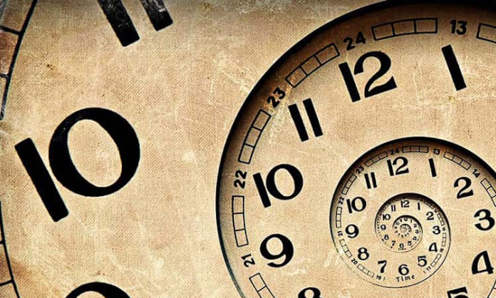 Zaman, fiziksel evrende bir parametre, bilinçli deneyimde ise bir alan ve yapı olarak tanımlanabilir. İnsan zihni zamana göre düzenlenmiş; geçmiş, şimdi ve gelecek gibi kategoriler kurmuştur.